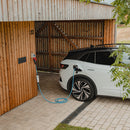 VW ID.4 beim Laden mit einer mobilen Wallbox von NRGkick mit optionalen CEE 16 Adapter | Einfach E-Auto 