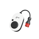 Frontansicht der mobilen Wallbox go-e gemini flex 11kW (CH-04-11-01) mit Detailansicht des CEE16A Anschlusses.