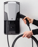 ABL Wallbox EMH1 montiert auf der Montageplatte 1W0001 mit Schlüsselhalter